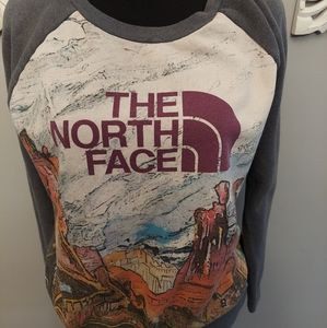 The North Face Sweater Size Medium